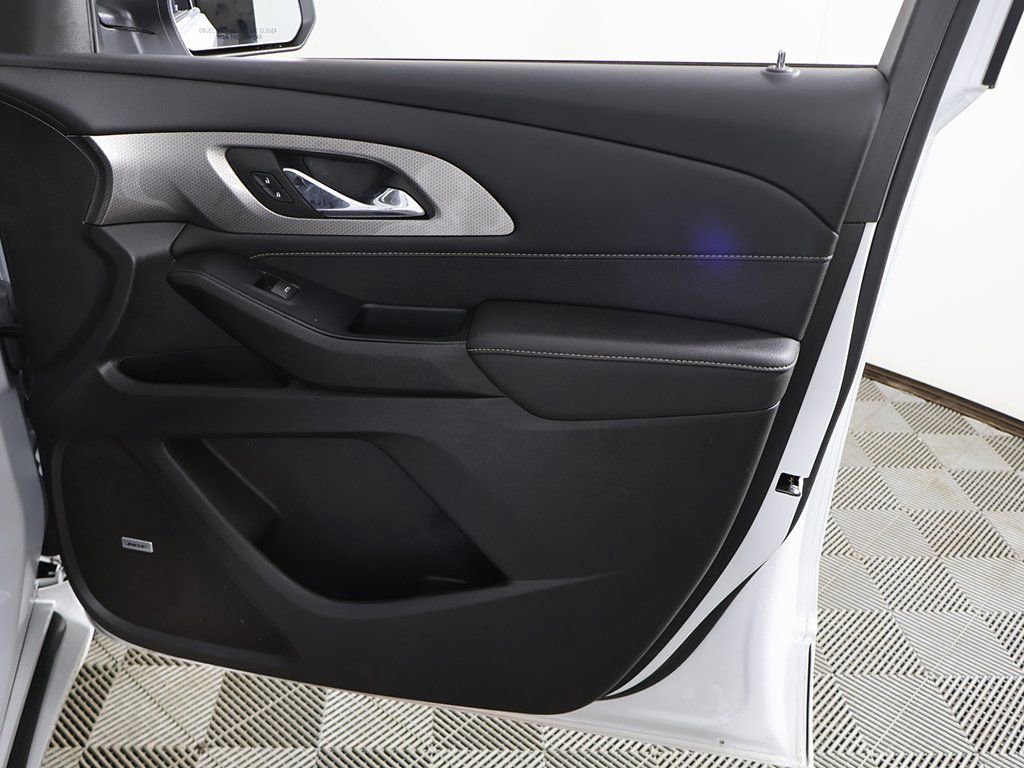 Used 2023 Chevrolet Traverse Premier AWD/4WD image 28