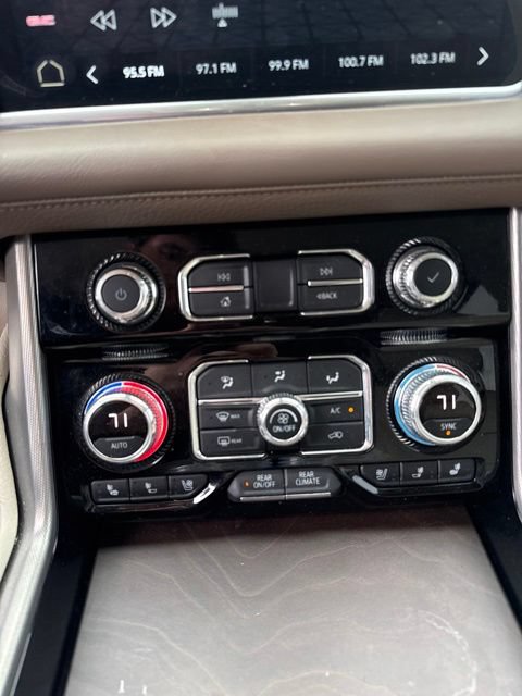 Used 2022 GMC Yukon Denali AWD/4WD image 27