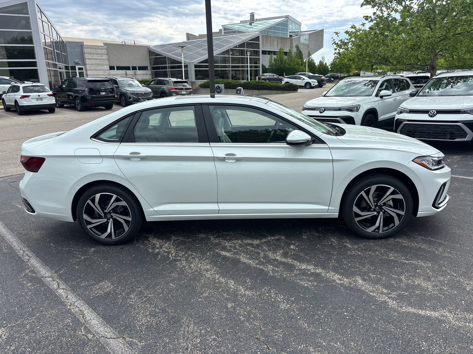 New 2026 Volkswagen Jetta SEL FWD image 4