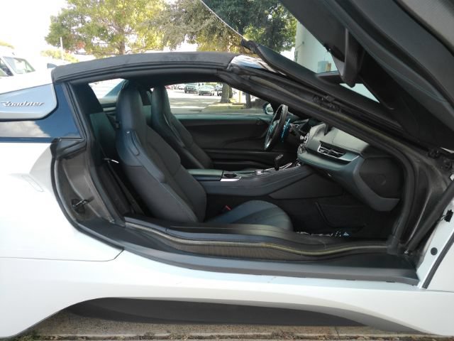 Used 2019 BMW i8 Roadster AWD/4WD image 24