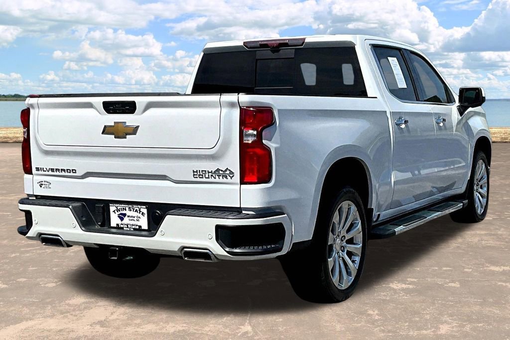 Used 2022 Chevrolet Silverado 1500 High Country w/ Technology Package image 8