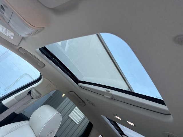 Used 2022 Buick Enclave Avenir w/ Avenir Technology Package image 15