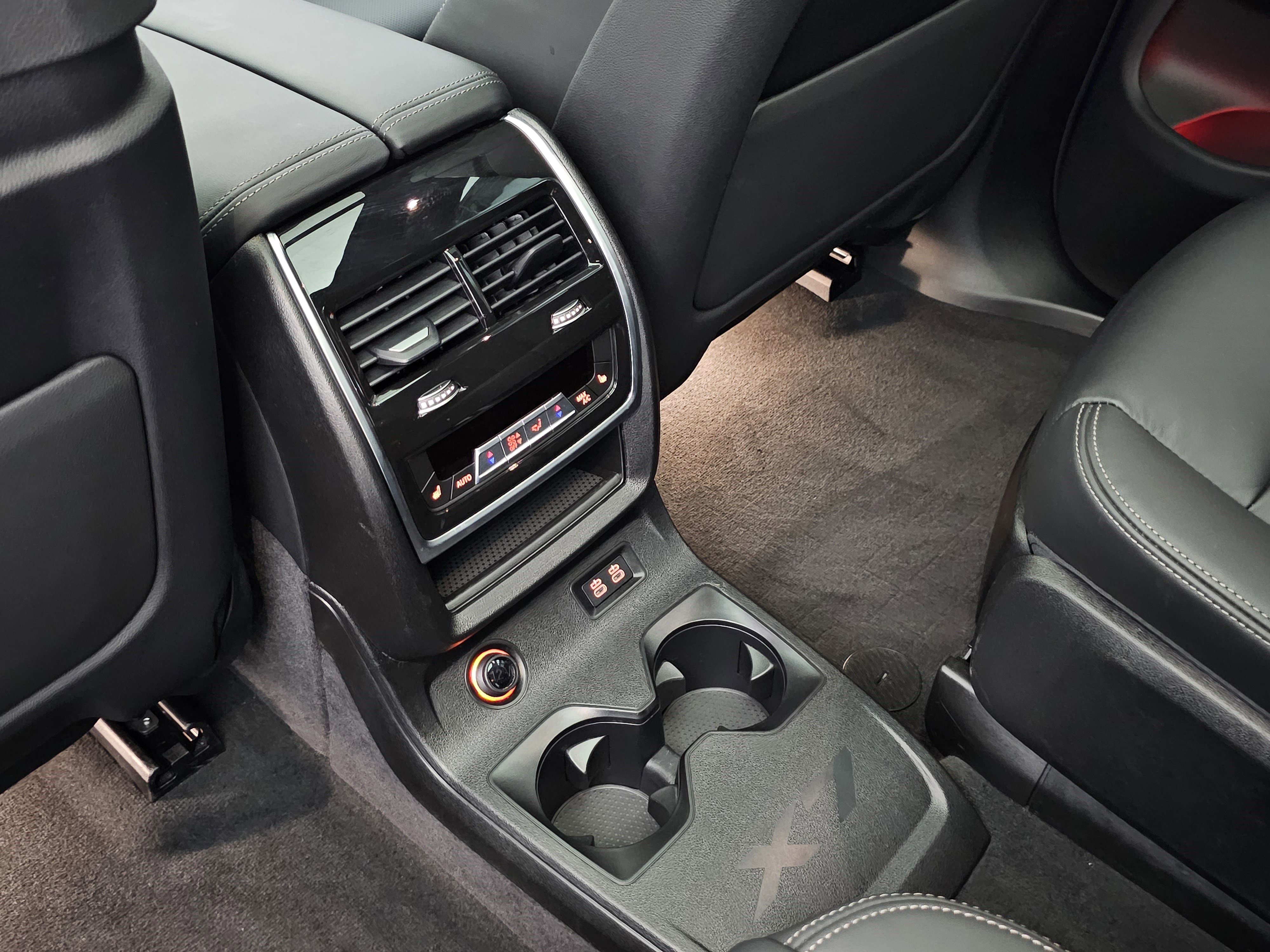 Used 2025 BMW X7 M60i image 22