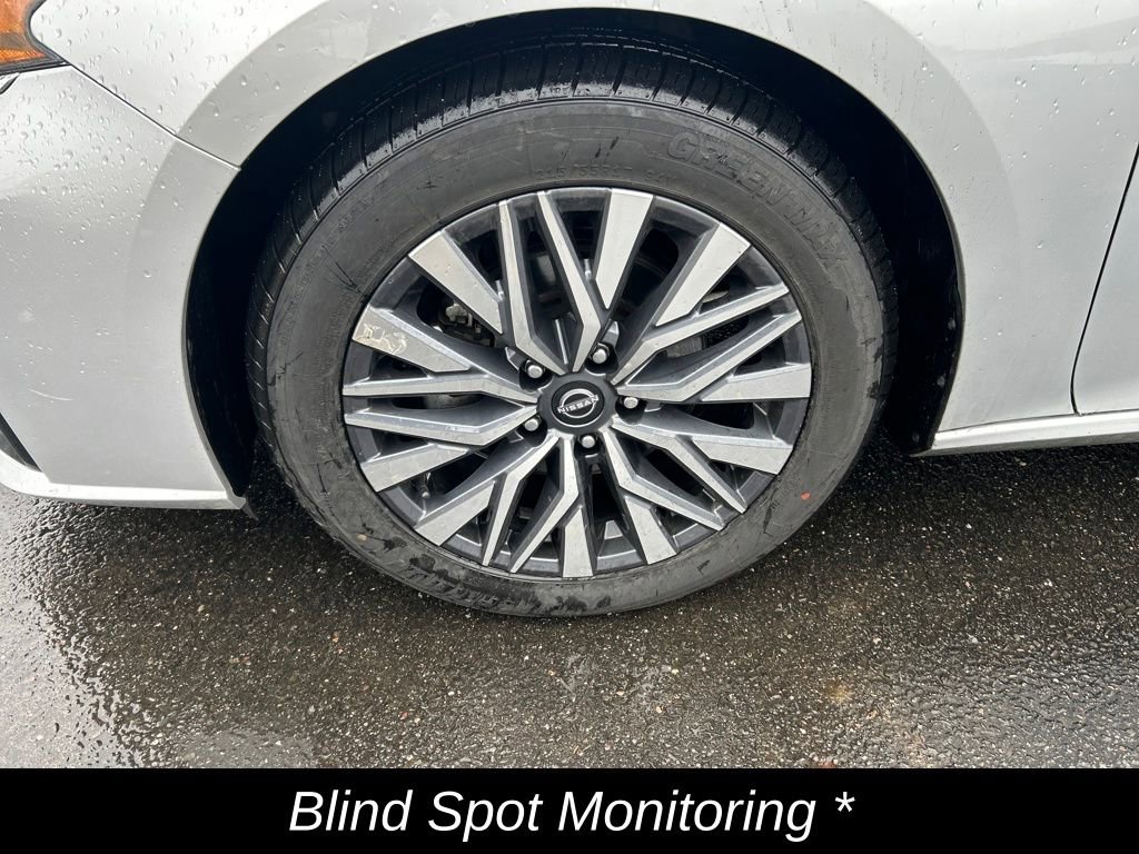 Used 2024 Nissan Altima 2.5 SV image 10
