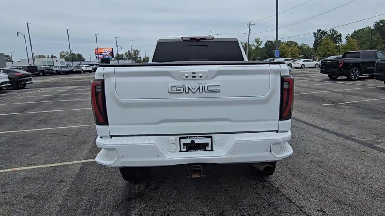 Used 2024 GMC Sierra 2500 AT4 w/ AT4 Preferred Package AWD/4WD image 8
