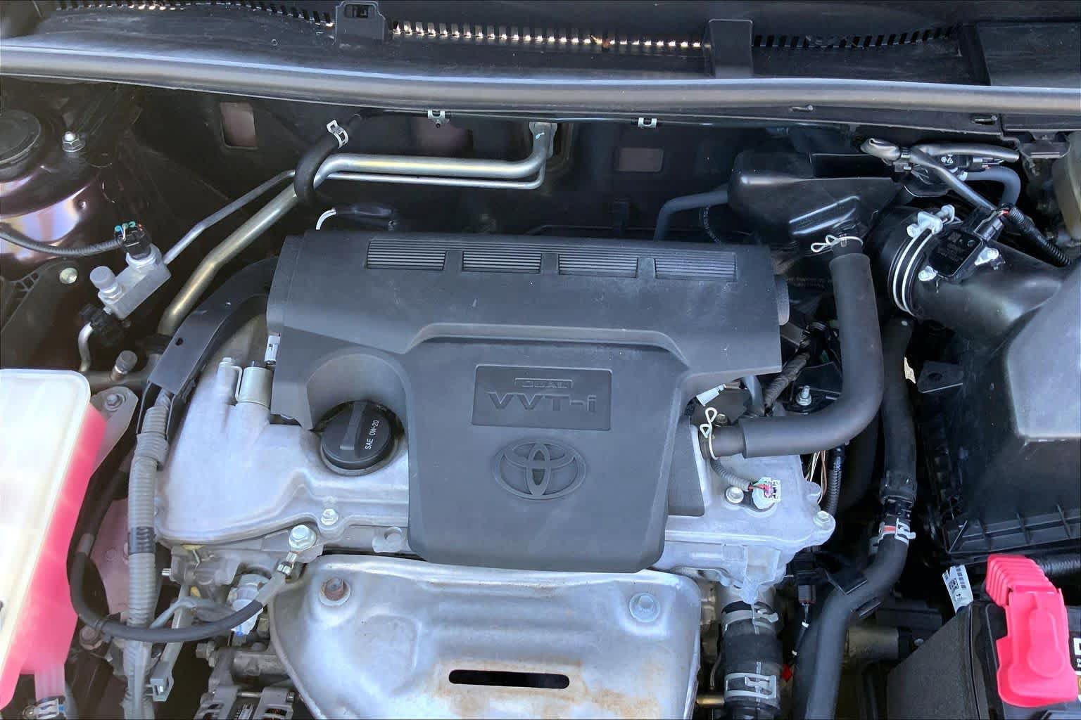 Used 2018 Toyota RAV4 XLE AWD/4WD image 31