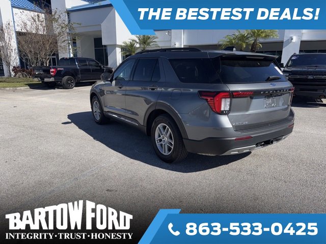 Used 2025 Ford Explorer Active w/ Active Comfort Package image 7