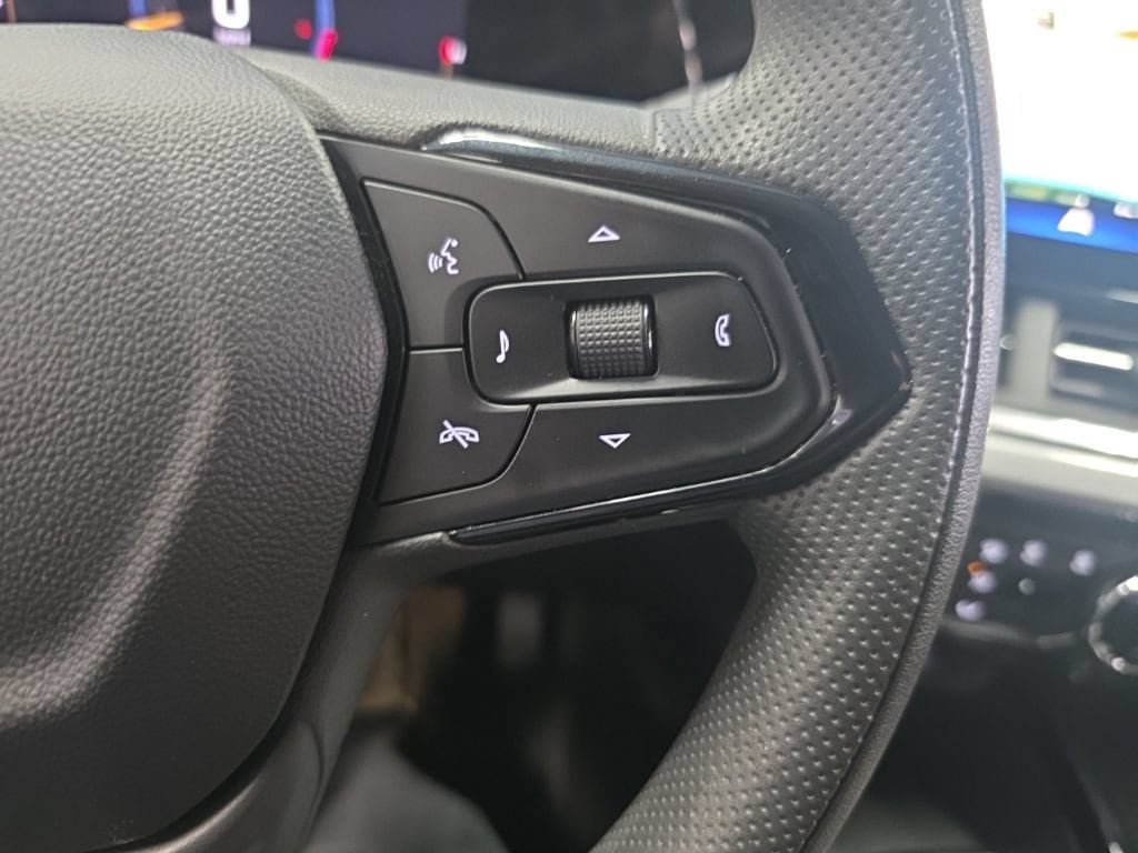 Certified 2024 Chevrolet Trax LT FWD image 23