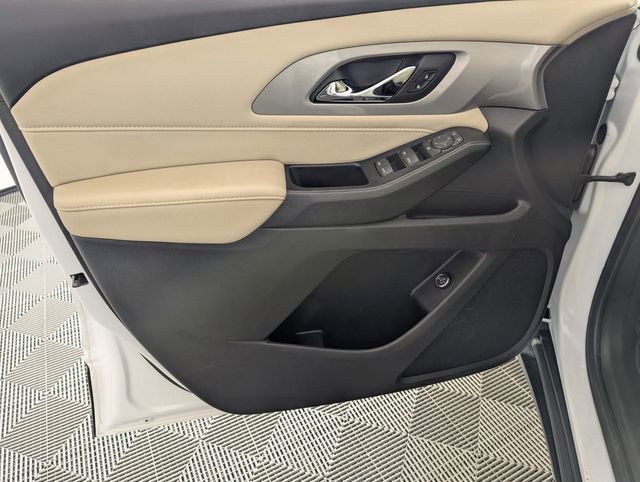 Used 2022 Chevrolet Traverse LT image 9