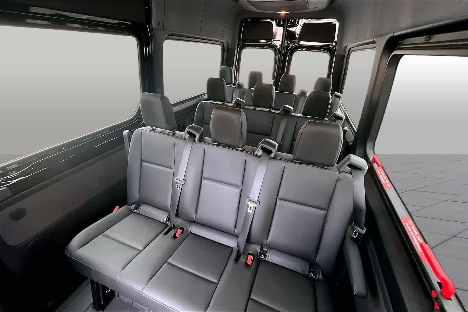 Used 2025 Mercedes-Benz Sprinter 2500 image 38