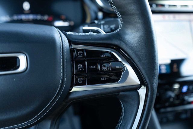 Used 2023 Jeep Grand Cherokee L Overland w/ Advanced Protech Group III image 23