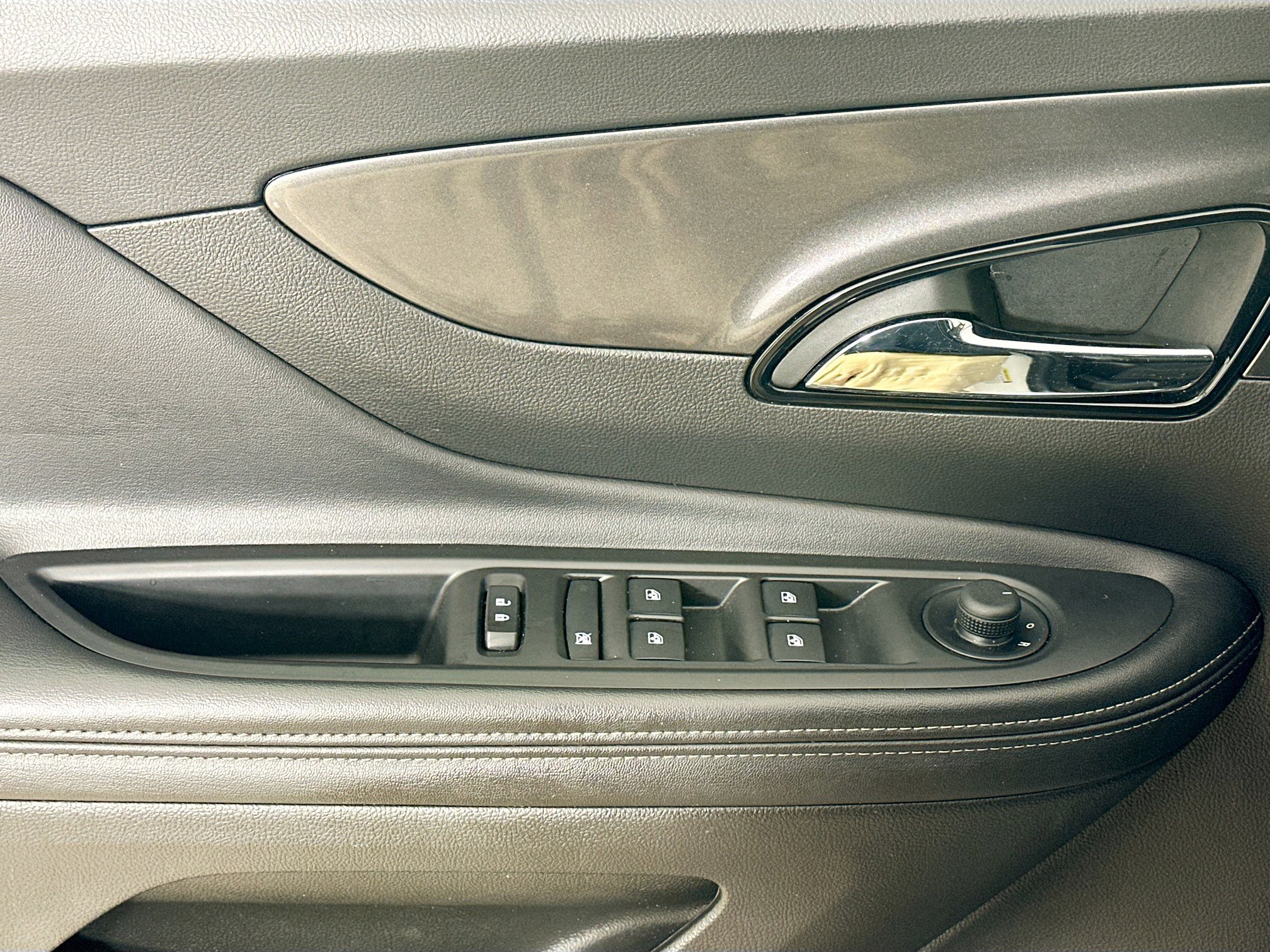 Used 2019 Buick Encore Preferred FWD image 17