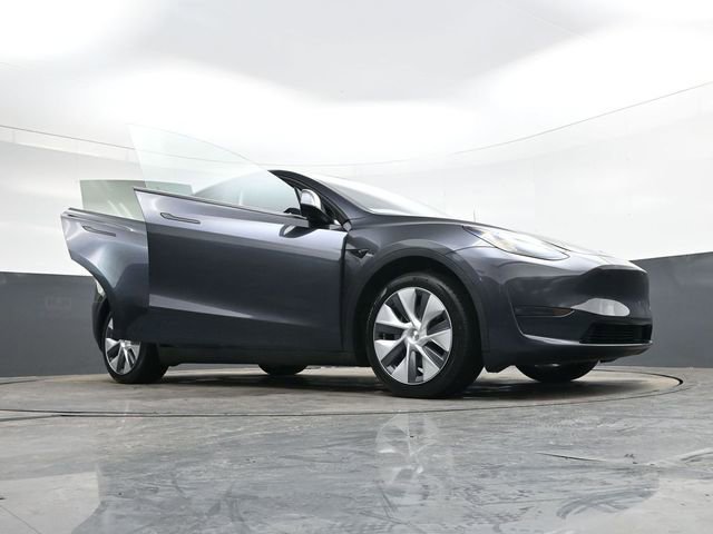 Used 2024 Tesla Model Y Long Range image 40