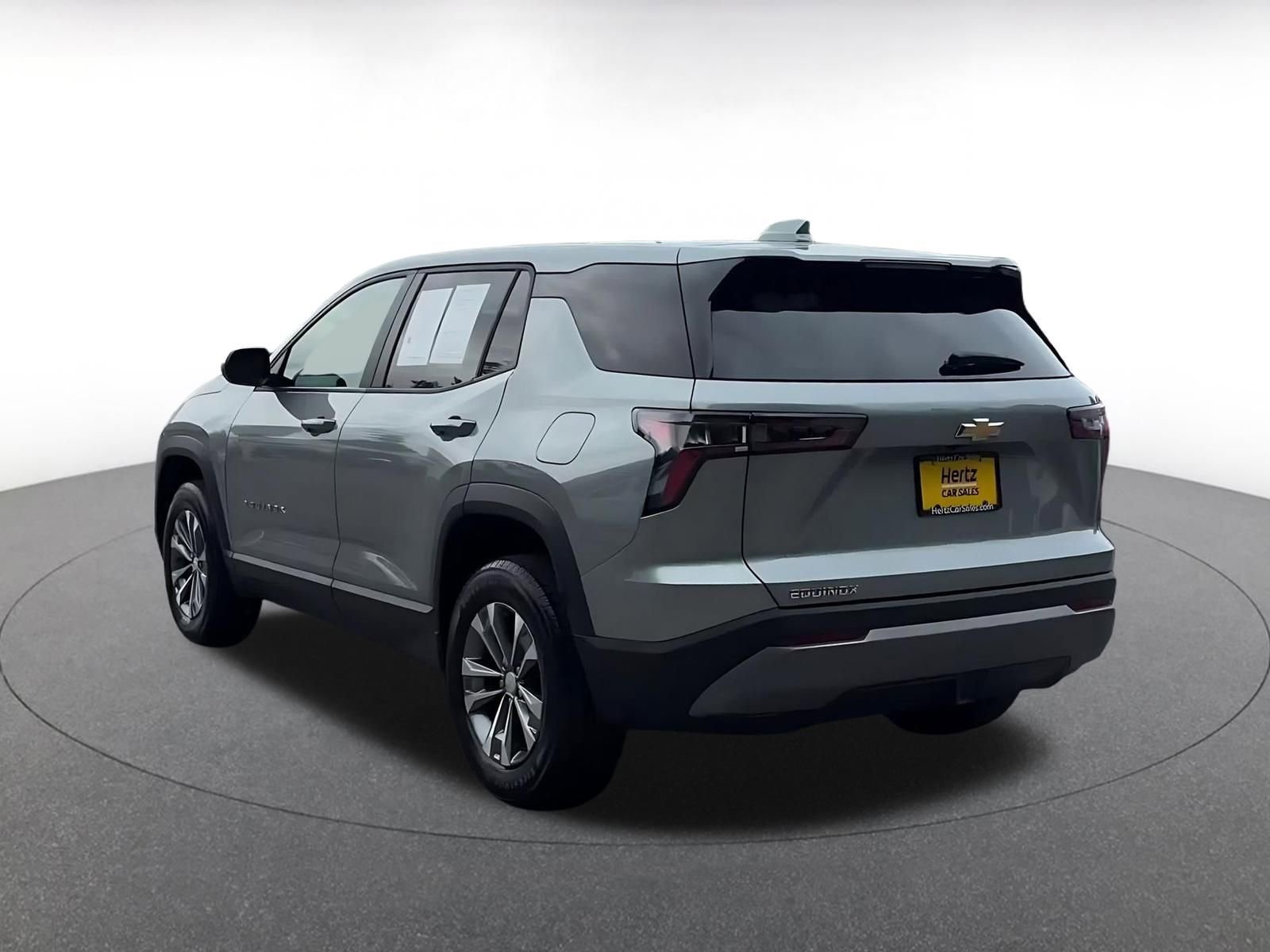 Used 2025 Chevrolet Equinox LT FWD image 11