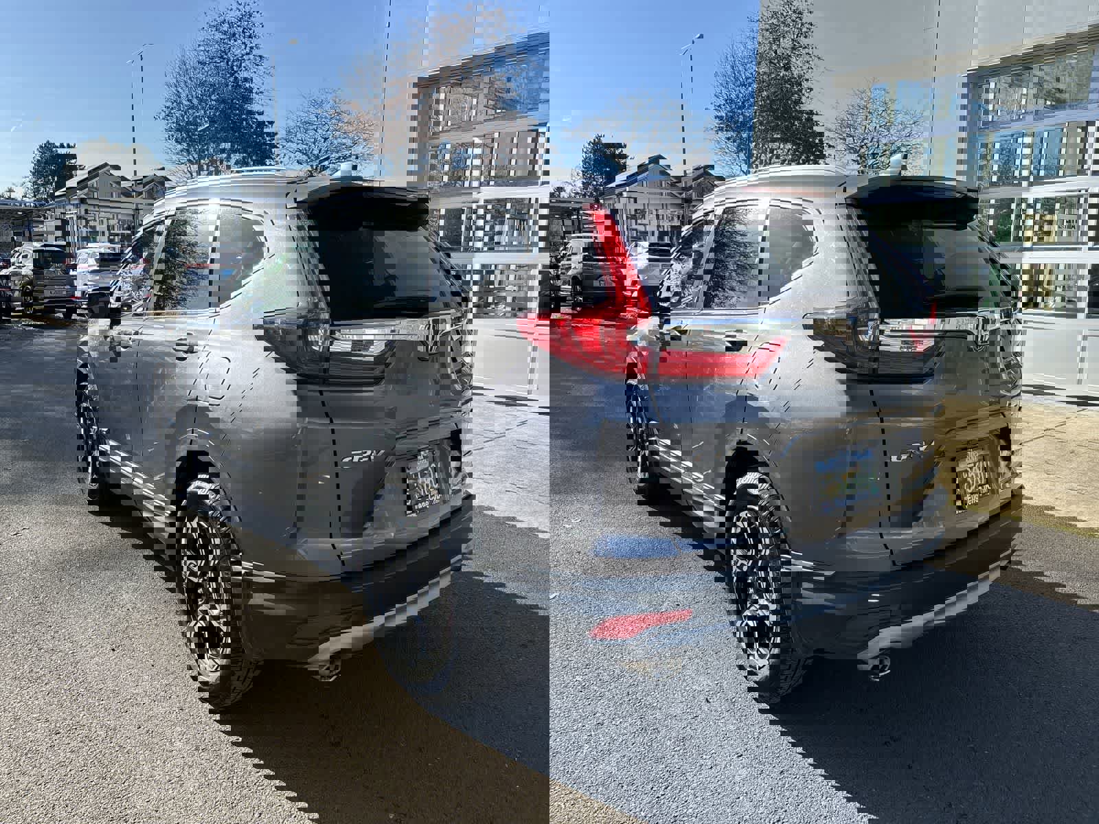 Used 2018 Honda CR-V Touring image 3