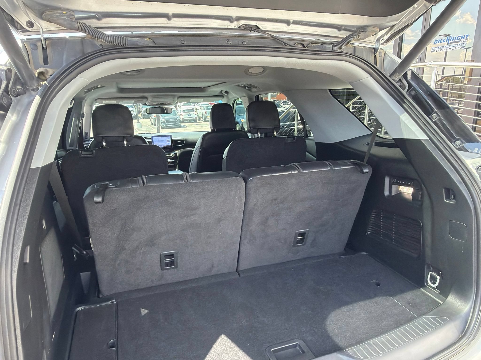 Used 2024 Ford Explorer Limited w/ Equipment Group 301A AWD/4WD image 8