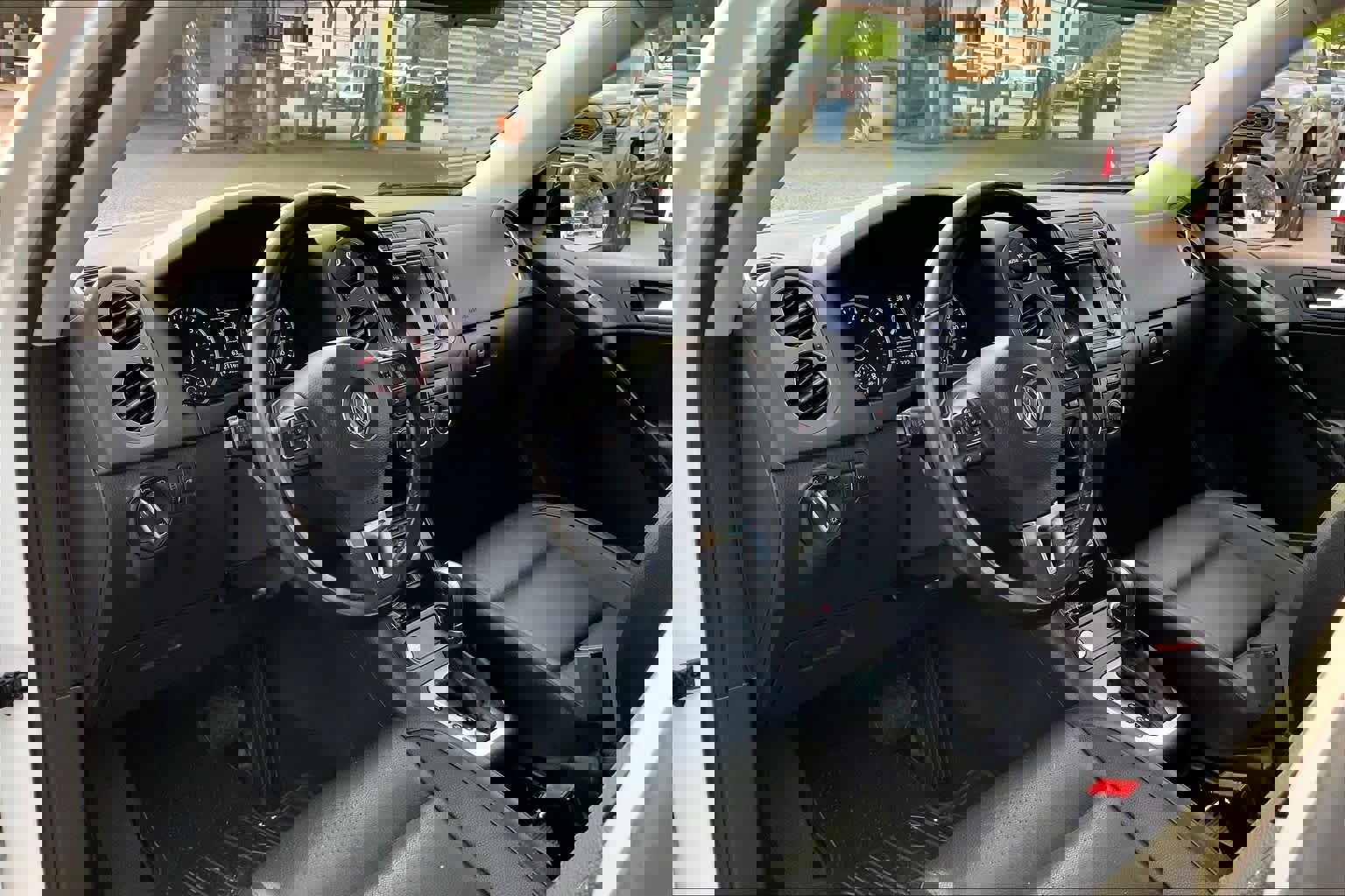 Used 2017 Volkswagen Tiguan Wolfsburg Edition image 15