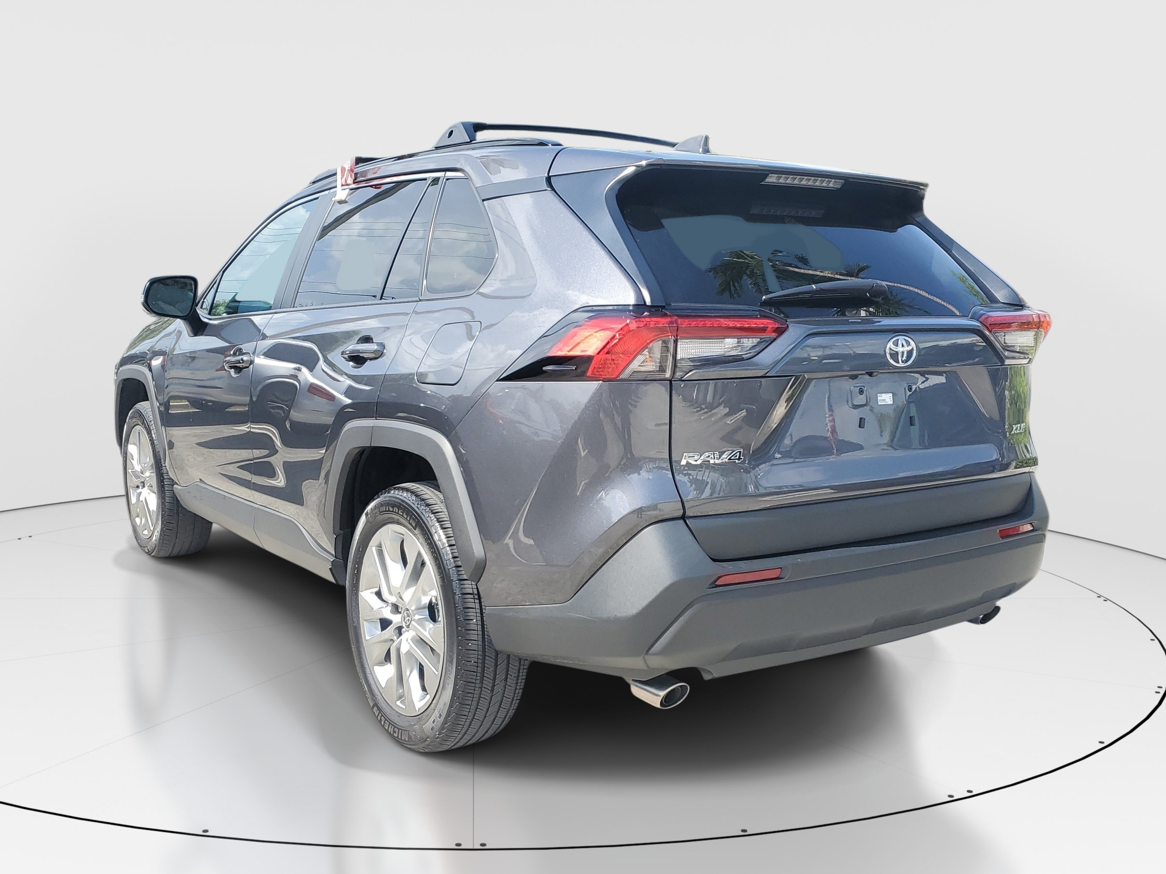 Used 2025 Toyota RAV4 XLE Premium w/ Weather Package FWD image 4