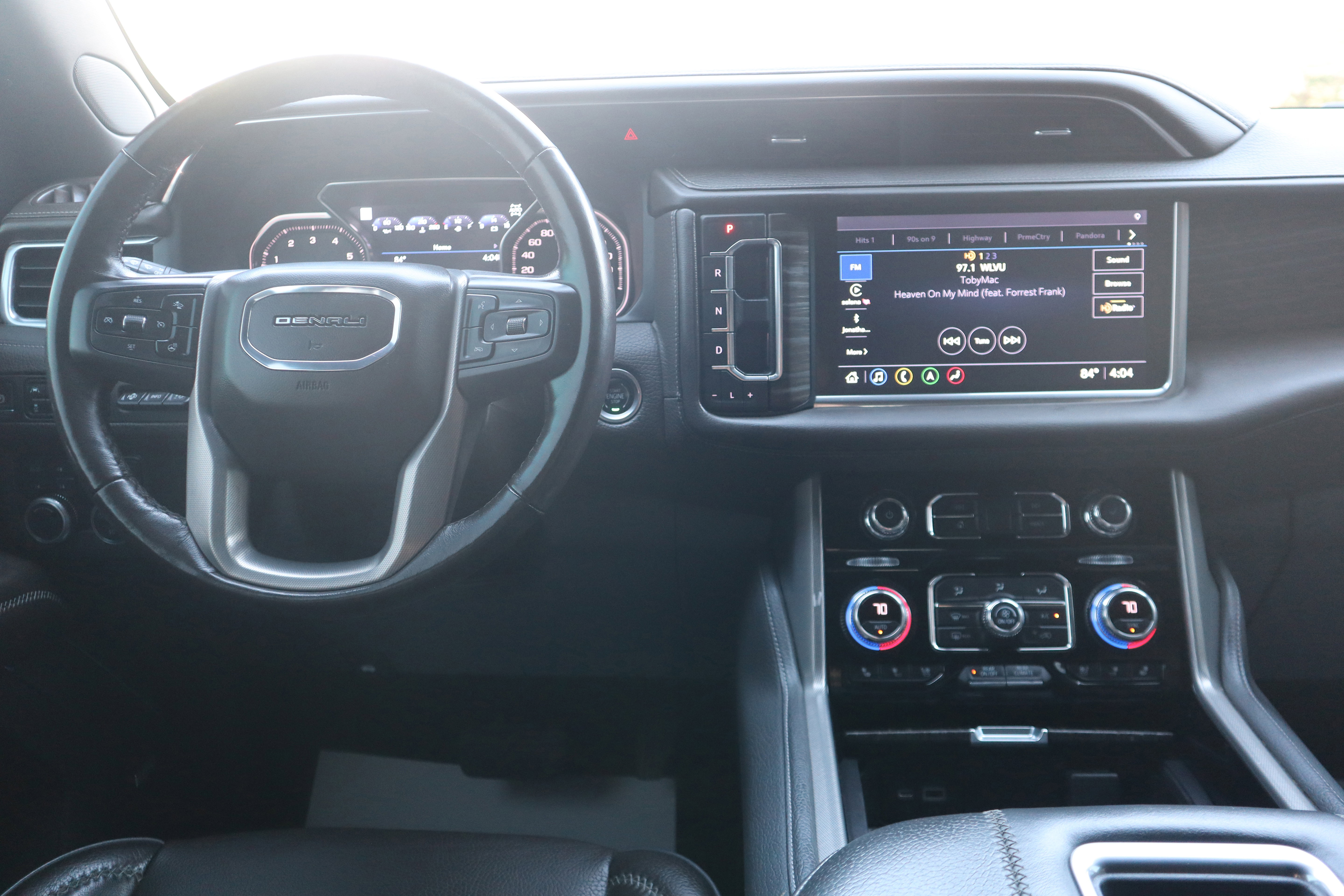 Used 2021 GMC Yukon Denali w/ Denali Premium Package AWD/4WD image 12