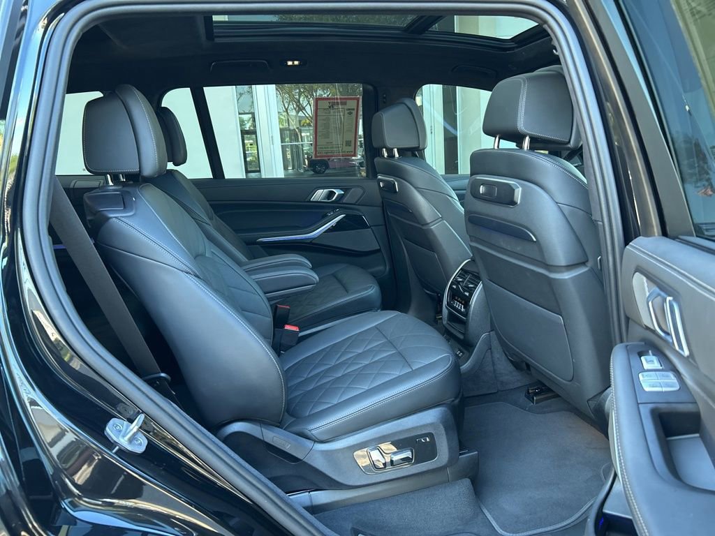 Used 2024 BMW X7 xDrive40i w/ M Sport Package image 28