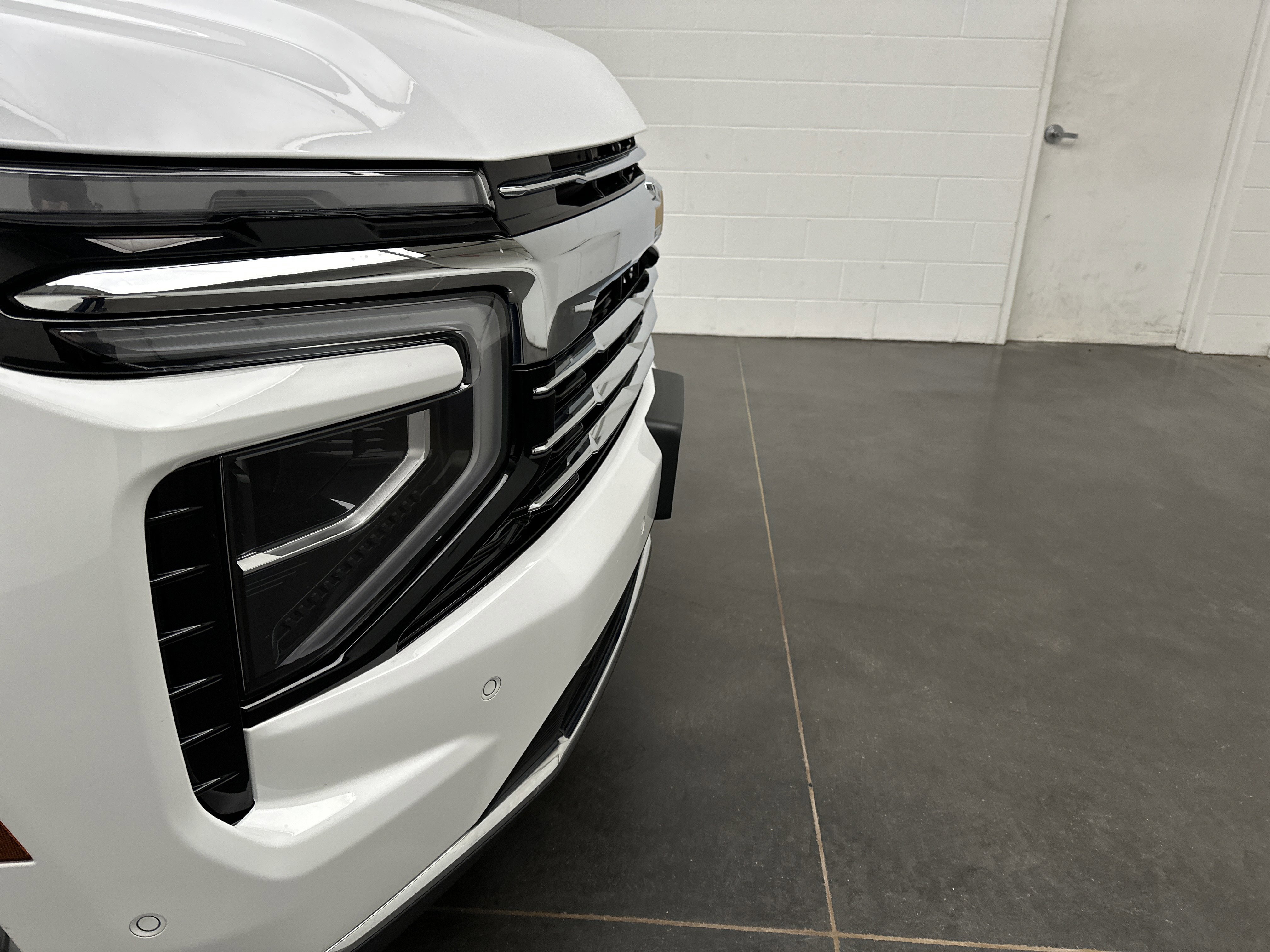 Used 2025 Chevrolet Tahoe LT image 2