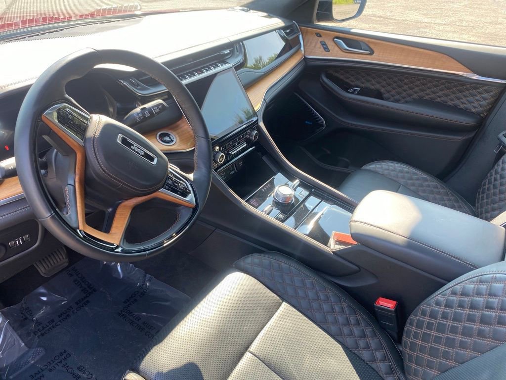 Used 2024 Jeep Grand Cherokee Summit image 13