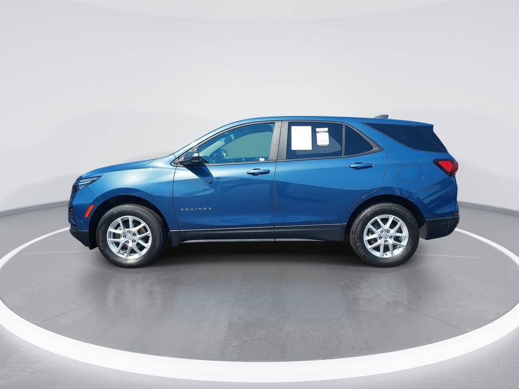 Used 2024 Chevrolet Equinox LS w/ LS Convenience Package image 5
