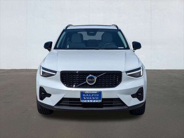 New 2026 Volvo XC40 B5 Plus w/ Protection Package Premier AWD/4WD image 4