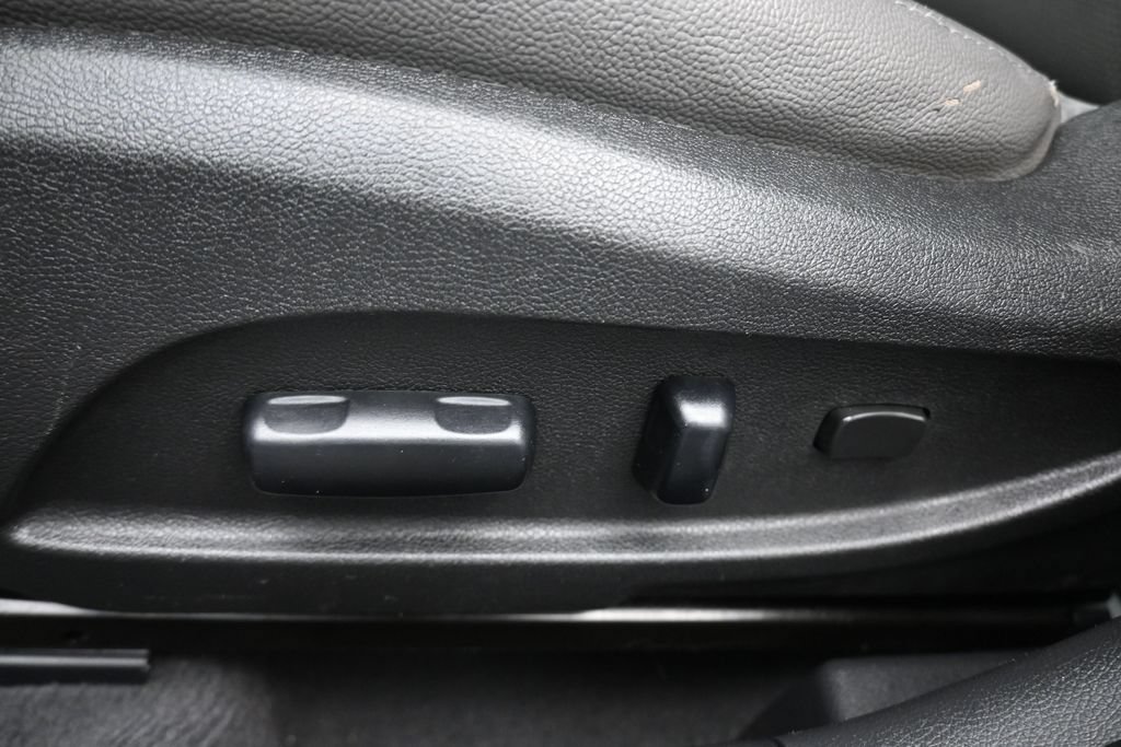 Used 2013 Hyundai Sonata Limited w/ Premium Pkg FWD image 13