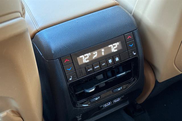 Used 2022 Jeep Grand Cherokee Summit w/ Advanced Protech Group IV AWD/4WD image 13