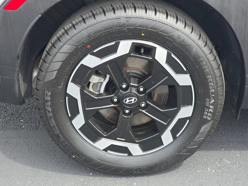 Used 2025 Hyundai Santa Fe SEL FWD image 9
