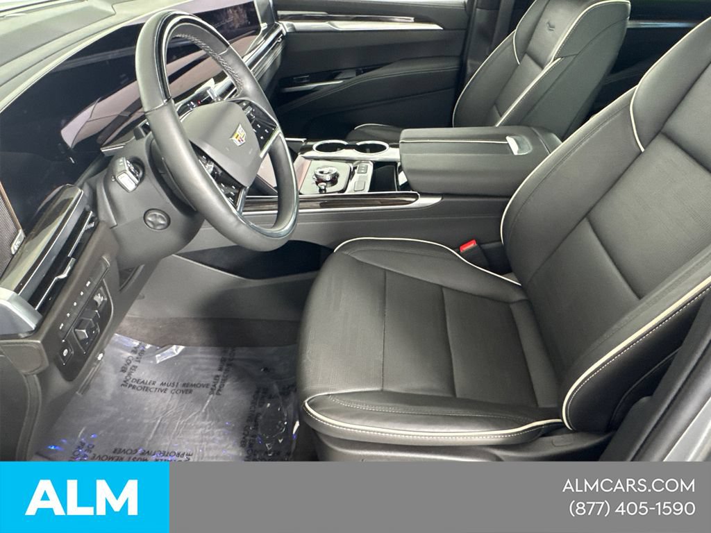 Used 2025 Cadillac Escalade Premium Luxury AWD/4WD image 11