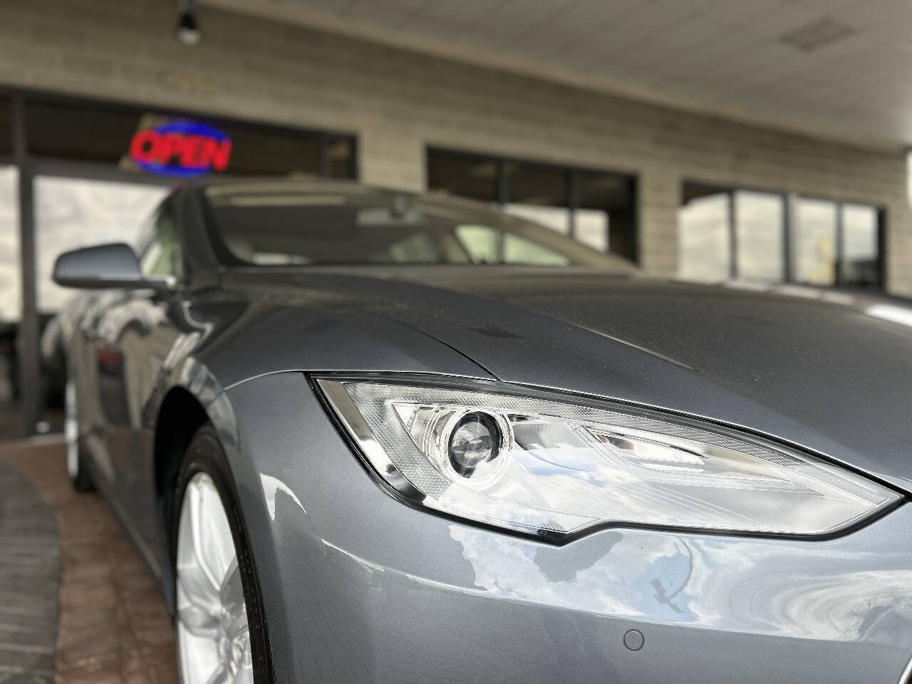 Used 2014 Tesla Model S 85 RWD image 24