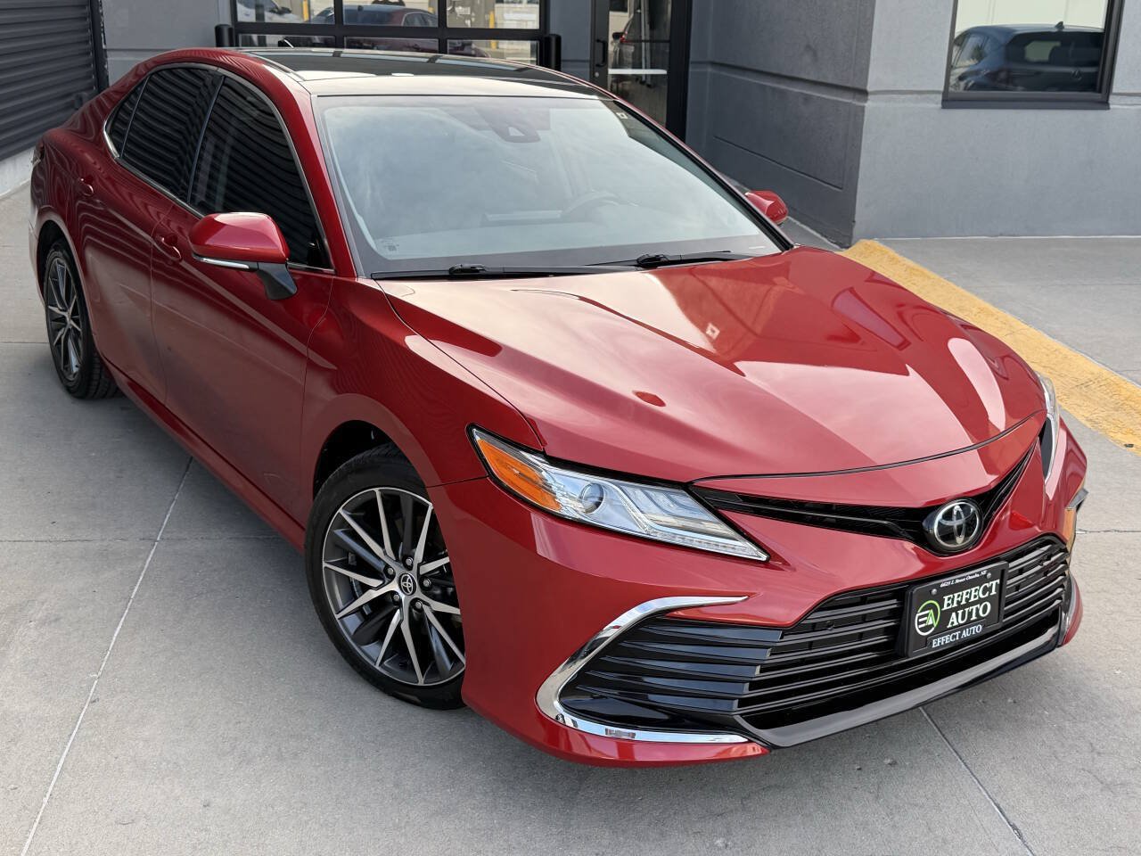 Used 2024 Toyota Camry XLE w/ Navigation Package AWD/4WD image 6