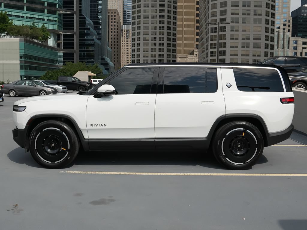 Used 2025 Rivian R1S Adventure Dual AWD/4WD image 3