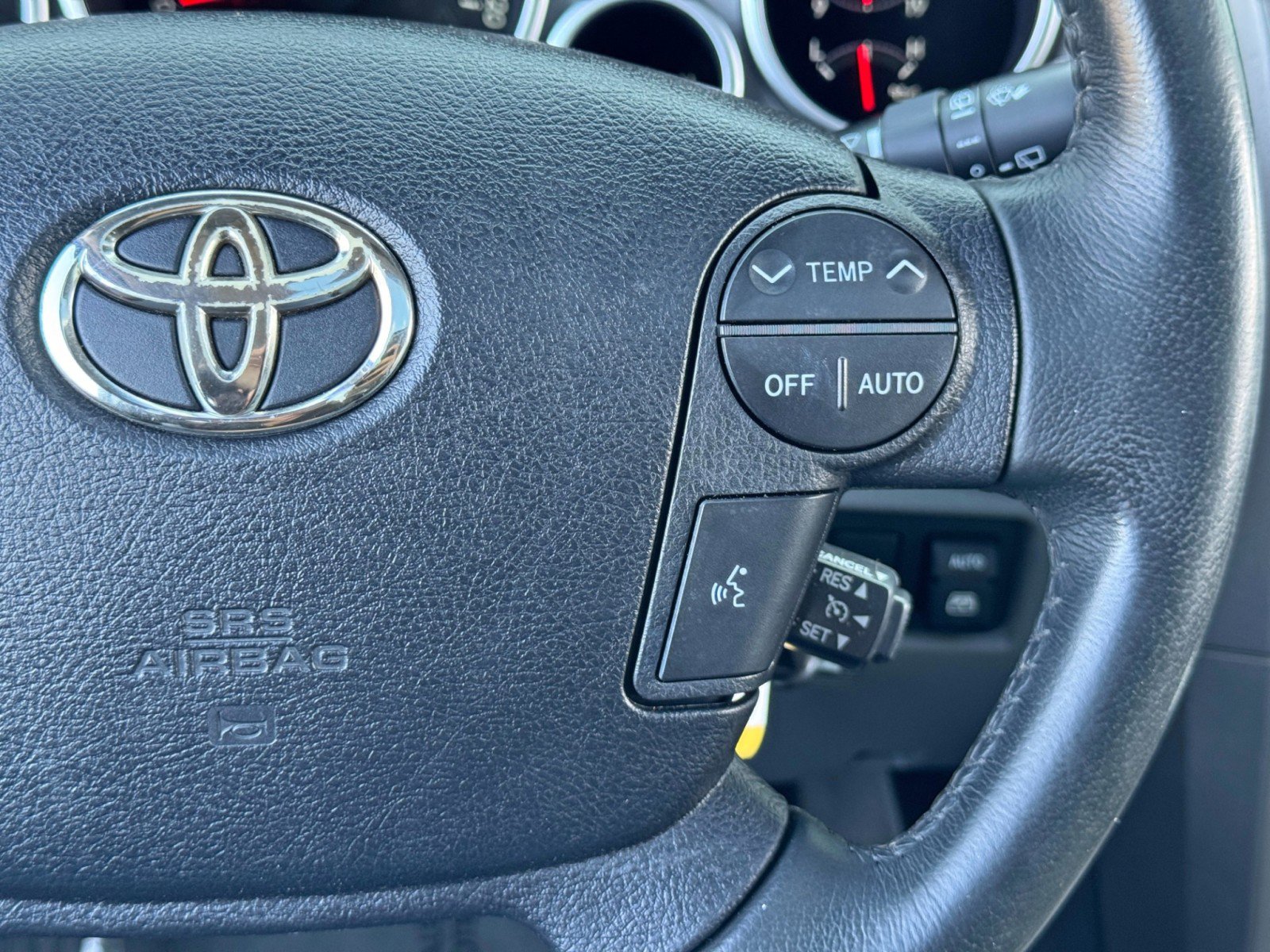 Used 2010 Toyota Sequoia Limited image 21