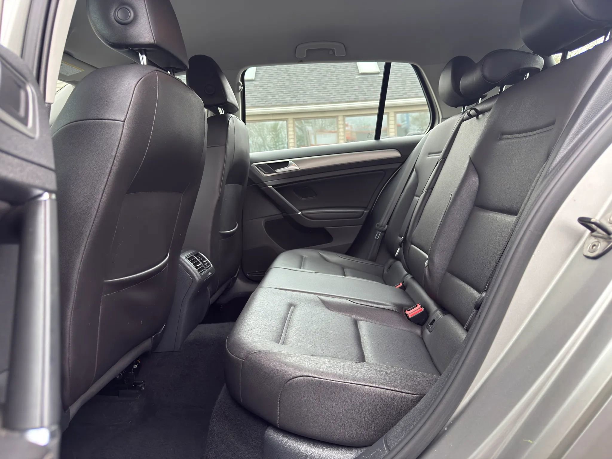 Used 2015 Volkswagen Golf TDI S FWD image 20