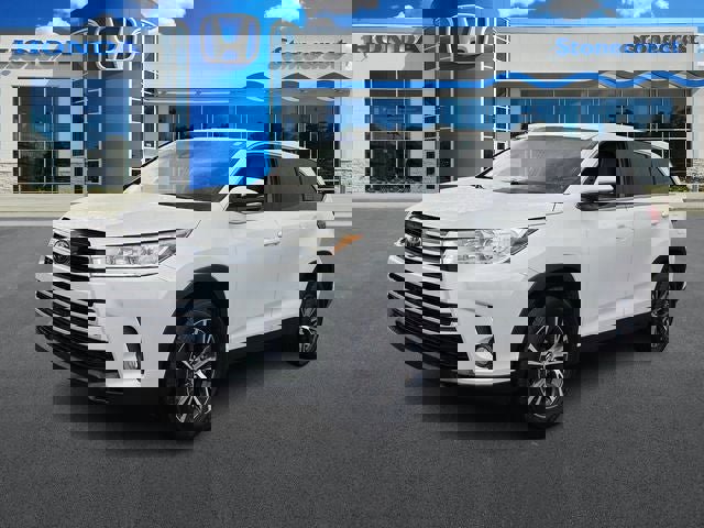 Used 2019 Toyota Highlander Plus image 1