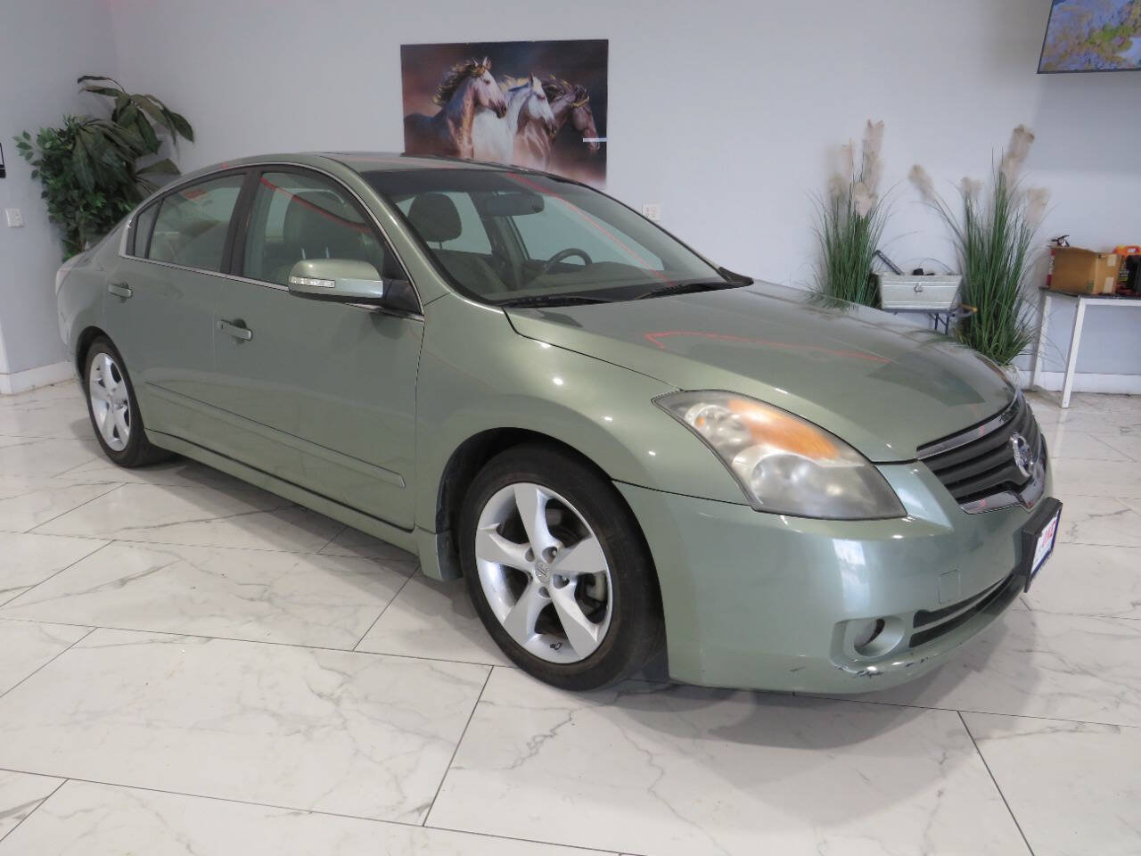 Used 2008 Nissan Altima 3.5 SE w/ Technology Pkg FWD image 1