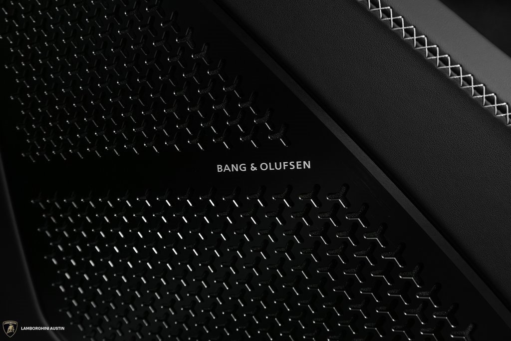 Used 2025 Lamborghini Urus SE image 49