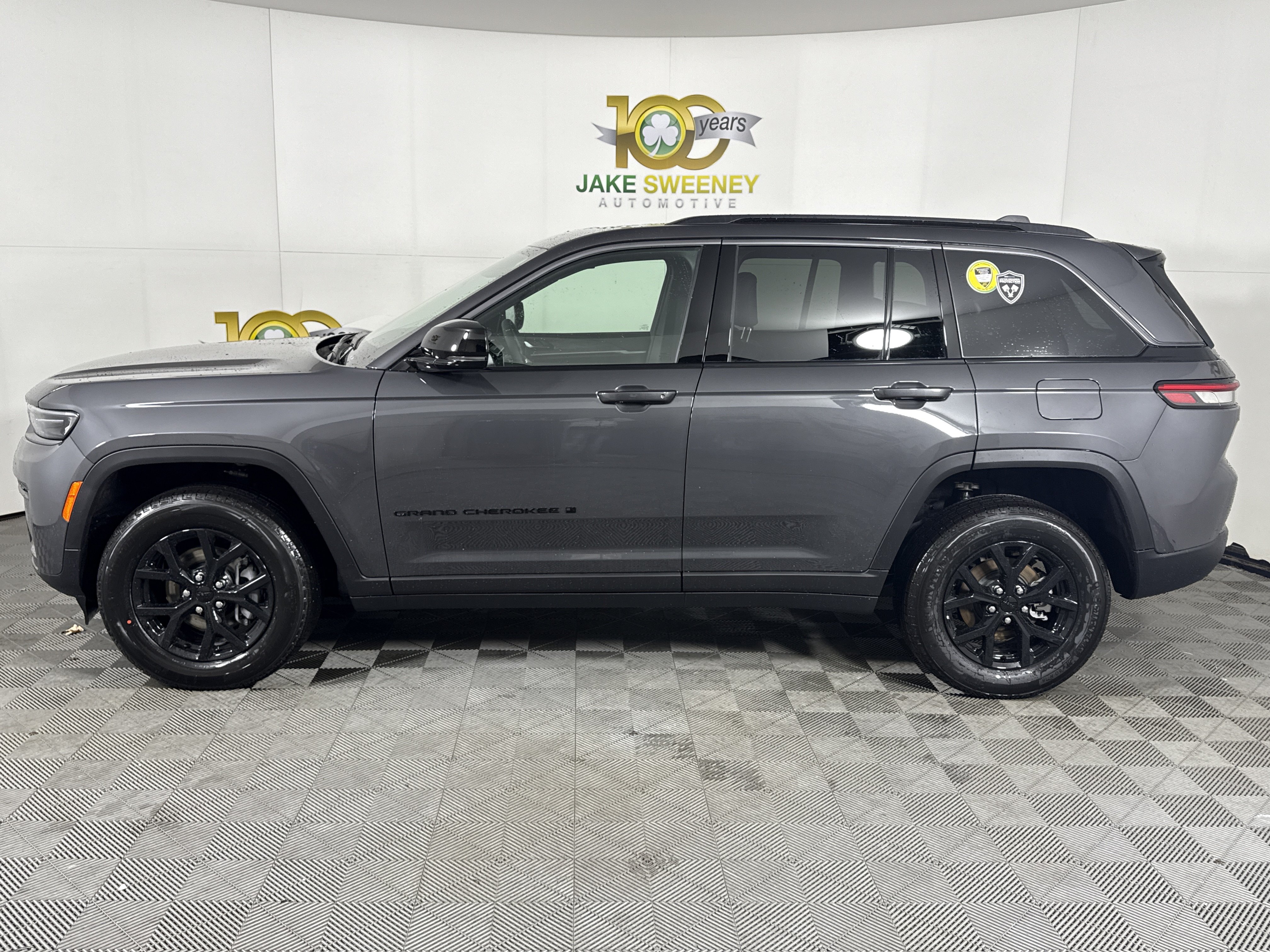 New 2026 Jeep Grand Cherokee Altitude AWD/4WD image 5