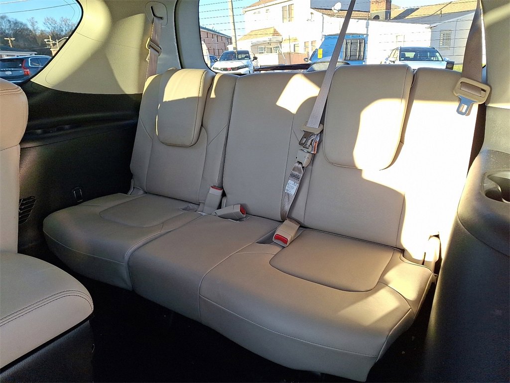 Used 2024 Nissan Armada SL w/ Captain's Chairs Package image 10