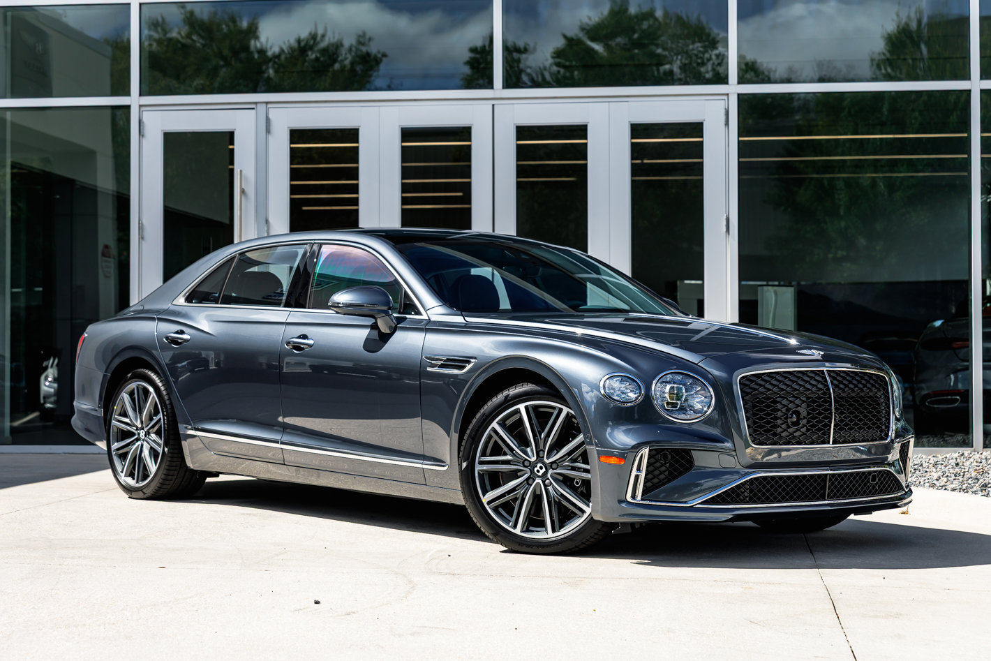 New 2026 Bentley Flying Spur Plug-In Hybrid image 3