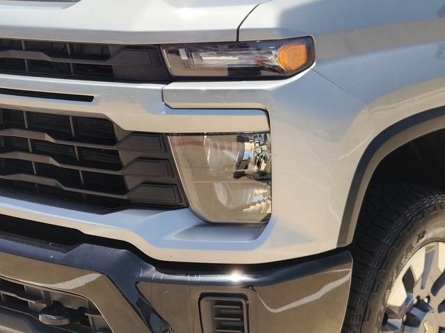 Used 2024 Chevrolet Silverado 2500 Custom w/ Custom Value Package AWD/4WD image 9