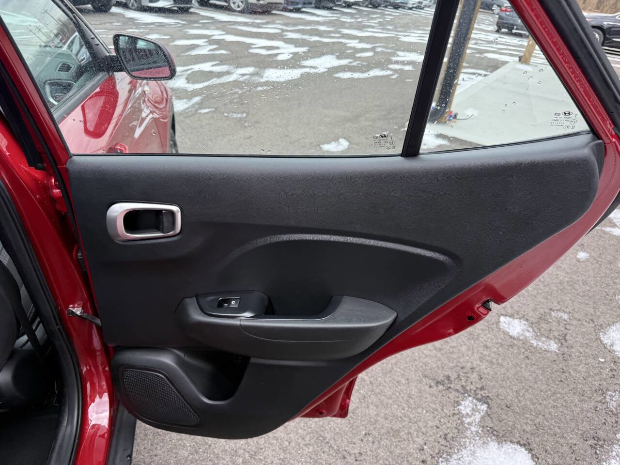 Used 2021 Hyundai Venue SEL image 17