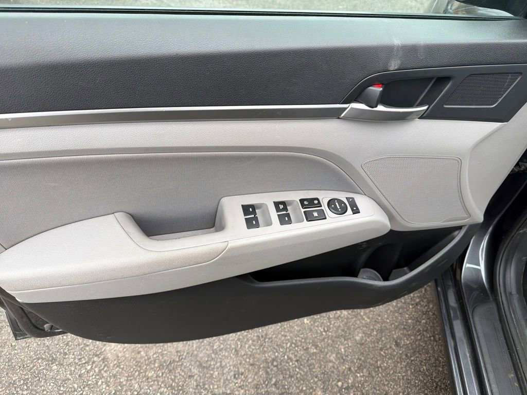Used 2020 Hyundai Elantra Value Edition image 12