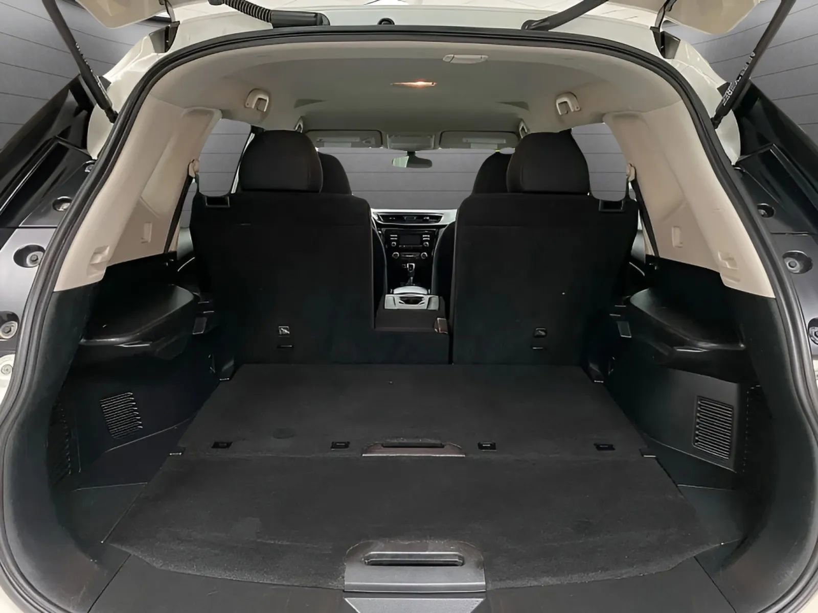 Used 2017 Nissan Rogue S FWD image 12