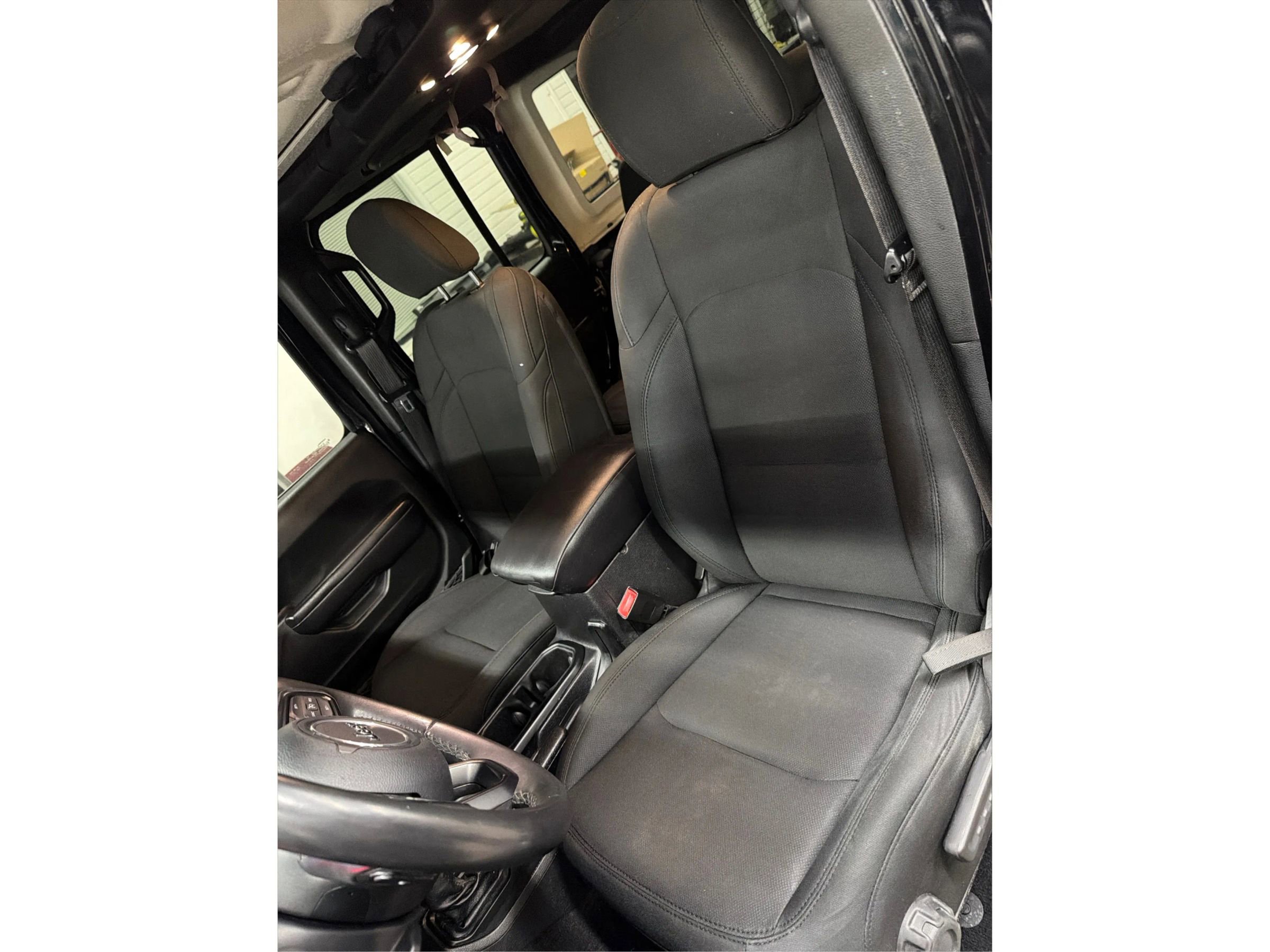 Used 2019 Jeep Wrangler Unlimited Sport S image 28