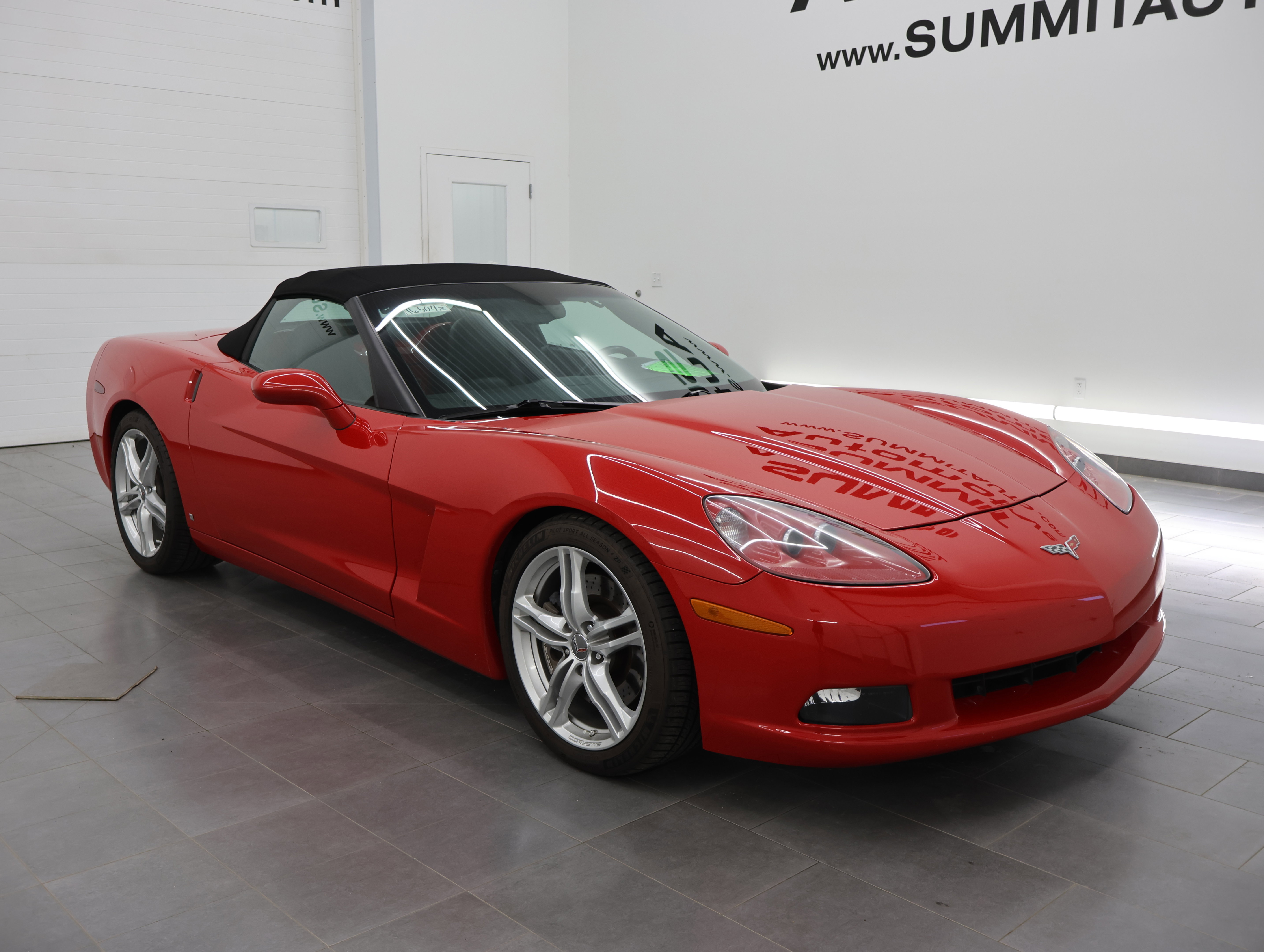Used 2006 Chevrolet Corvette Convertible w/ Preferred Equipment Group RWD image 2