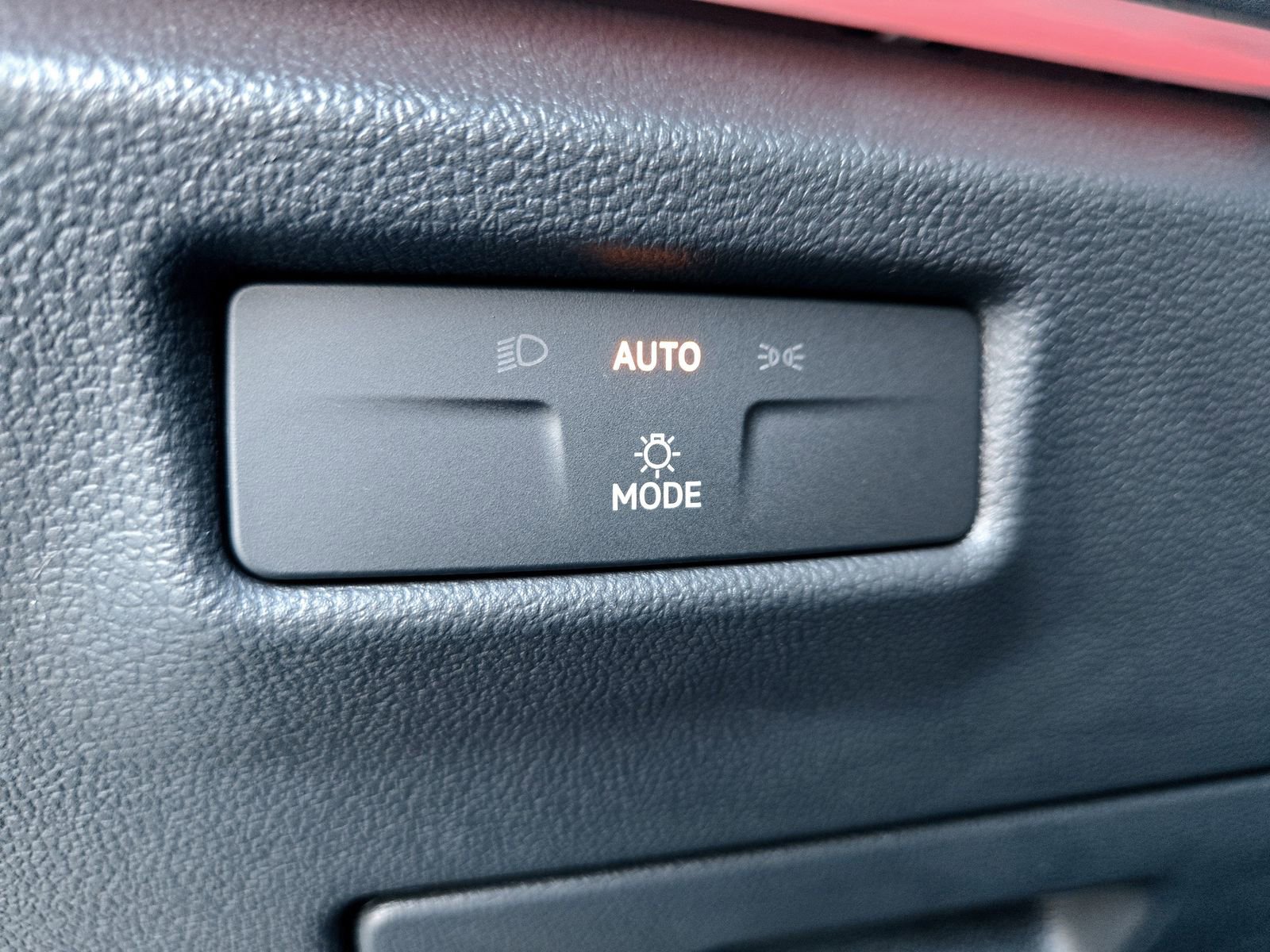 New 2026 Volkswagen Tiguan SE R-Line image 15